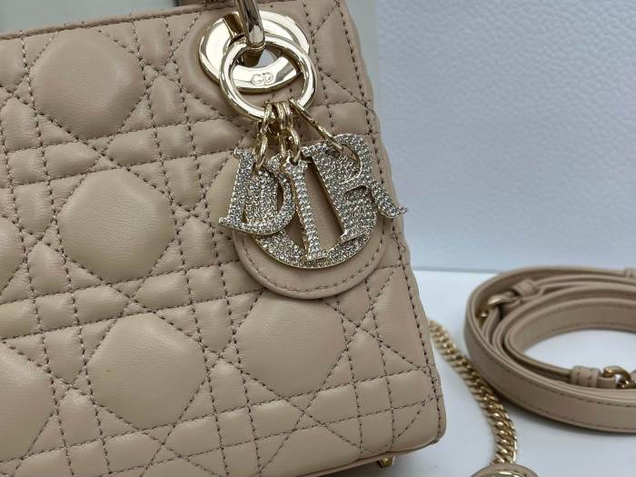 Lady Dior “17 x 15 x 7 cm”-067=