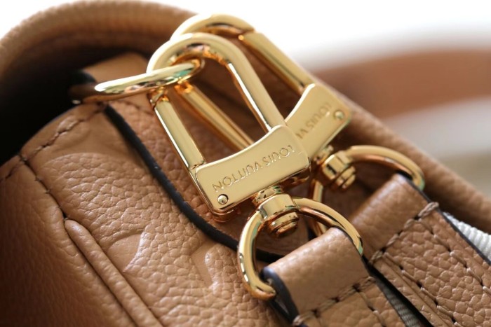 Diane Crossbady Bag “24*15*9CM” 097