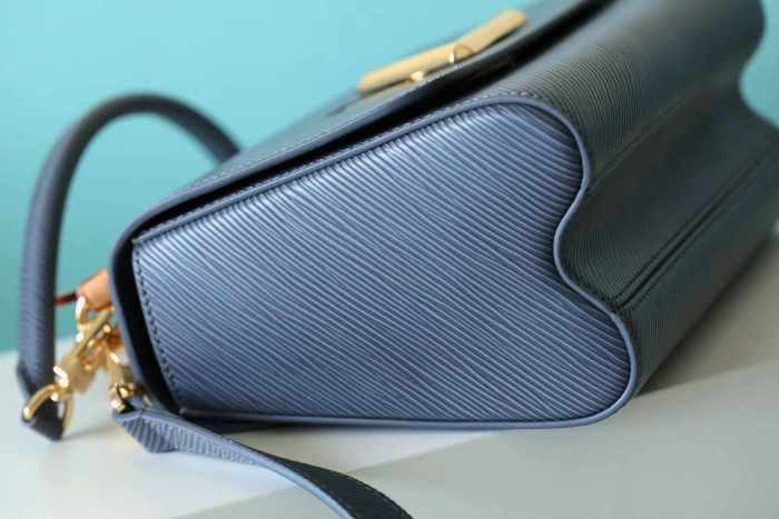 GM Twist Crossbody Bag “23*17*9.5CM” 087