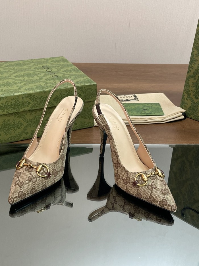 Horsebit Pumps (Female)36-41-003=