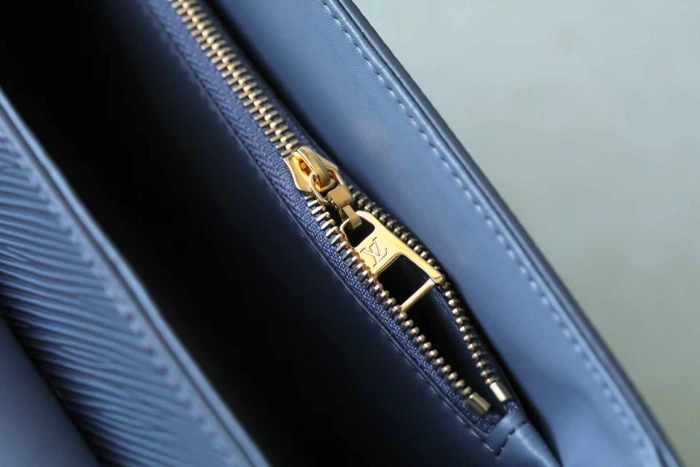 GM Twist Crossbody Bag “23*17*9.5CM” 087