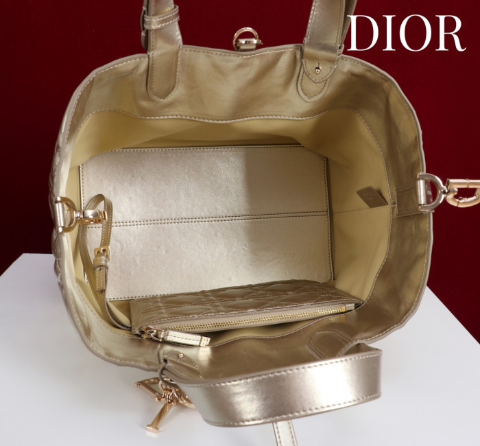Dior Toujours “28.5 x 21.5 x 17cm”037=