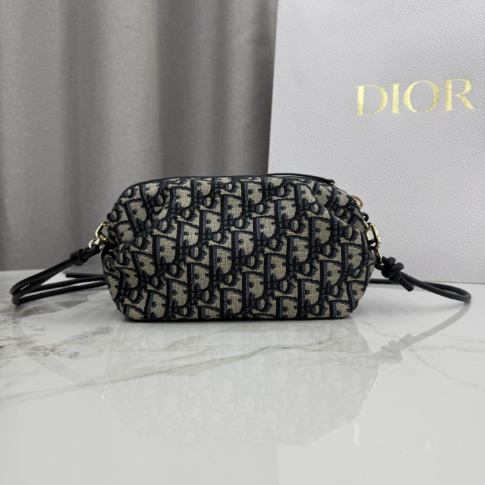 Oblique Bow “20×11×8cm”-064=