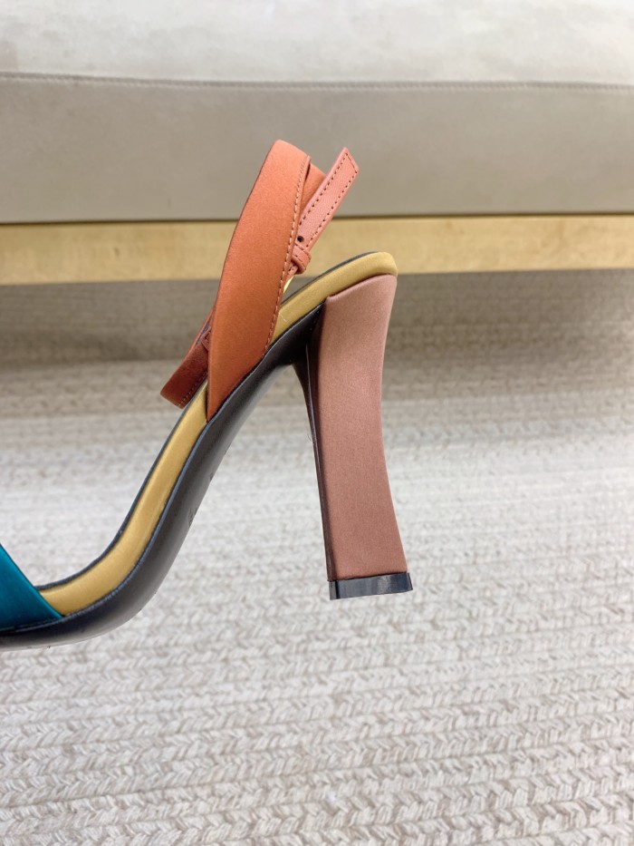 SANDALS (Female)36-41=