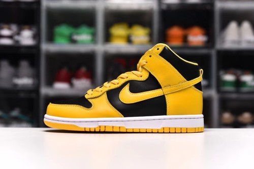 SB Dunk High SP Varsity Maize (Male)39-48=