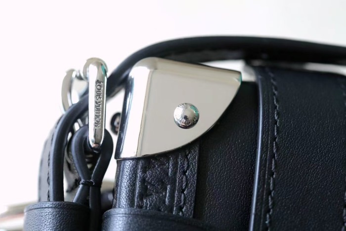 Nicolas Ghesquiere  “21*14*6CM” 008