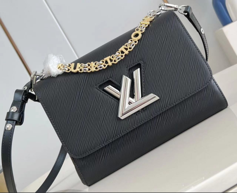 GM Twist Crossbody Bag “23*17*9.5CM” 008