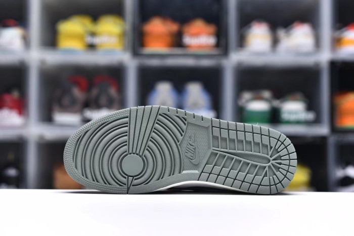 Air Jordan 1 Retro High Clay Green(Unisex)40-47=
