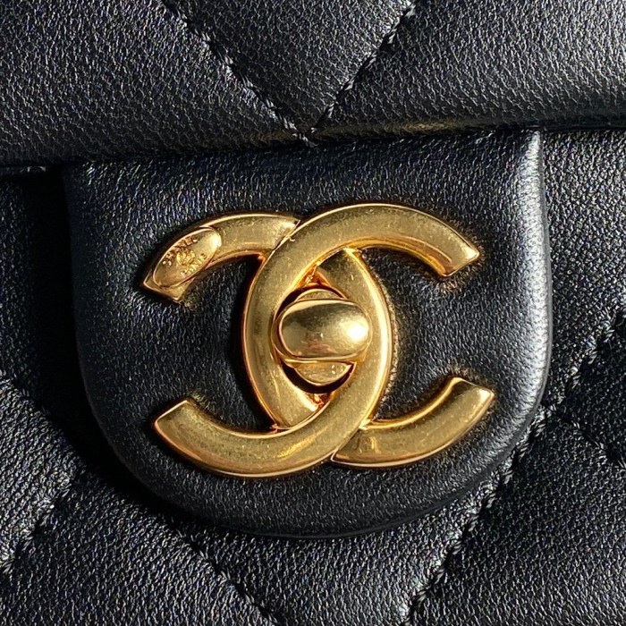 24K Medium Lambskin Shoulder Bag with Chunky Chain “26x17x8cm” -057 =AS5176