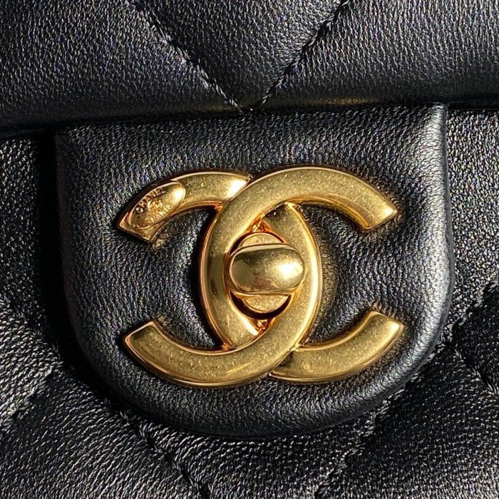 24K Small Lambskin Shoulder Bag with Chunky Chain “21x13x7cm” -037 =AS5174
