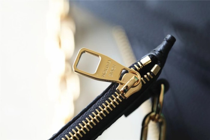 GM Loop Hobo Bag “38*30*10CM” 058