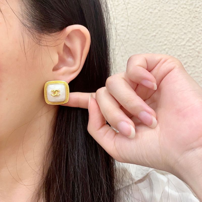 Earring 08=