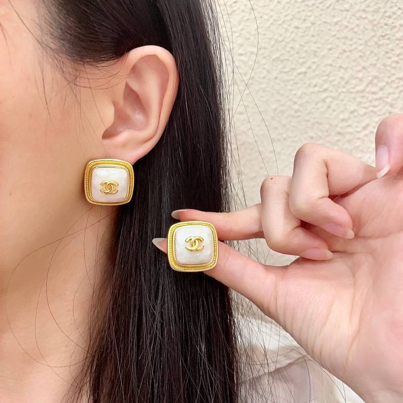 Earring 08=