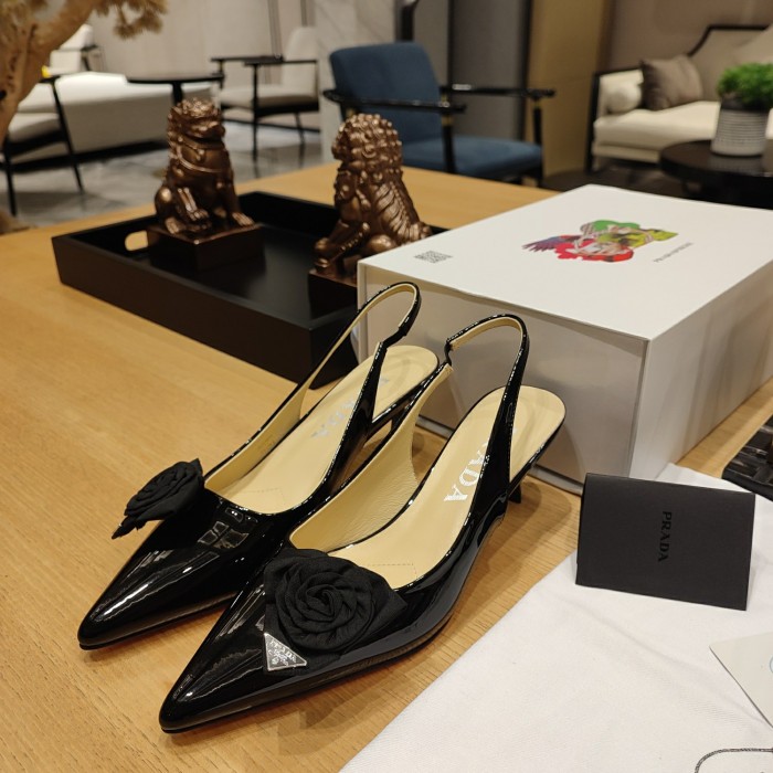 Floral-appliqué patent leather slingback pumps (Female)36-41=