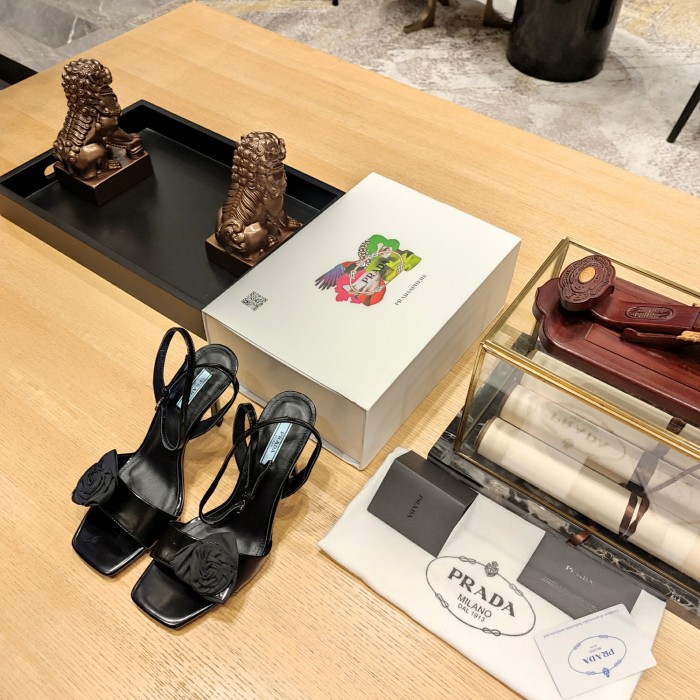 Floral Appliqué Slingback Sandals (Female)36-41=