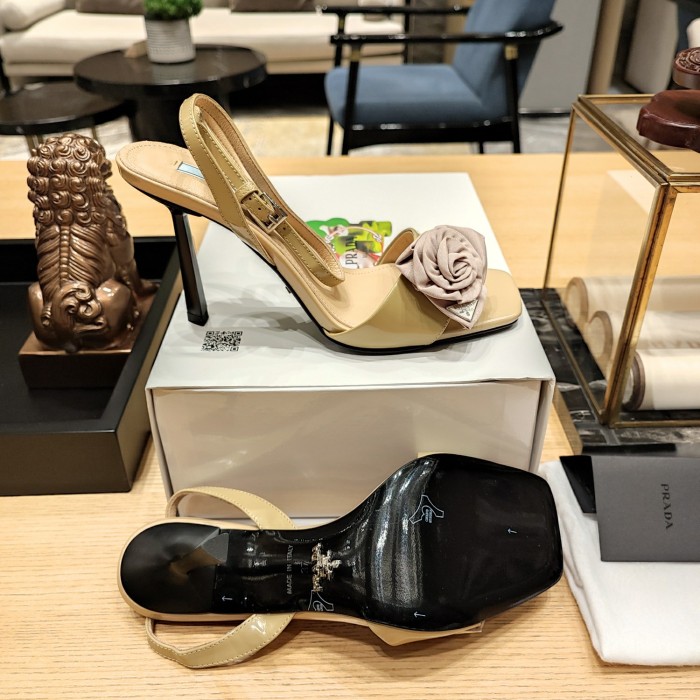Floral Appliqué Slingback Sandals (Female)36-41=