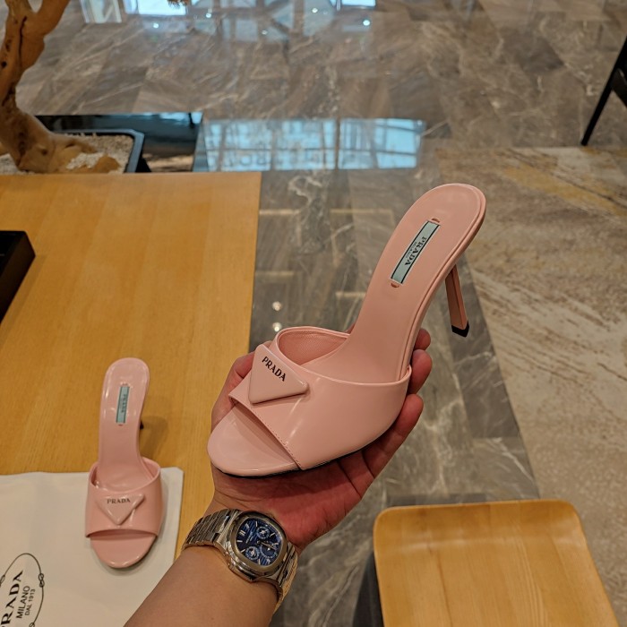 Triangle Logo Mule (Female)36-41=
