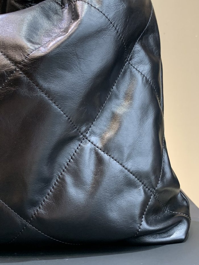 25P 22 Bag Large Shiny Lambskin “42x39x8cm” -0311 =AS3261