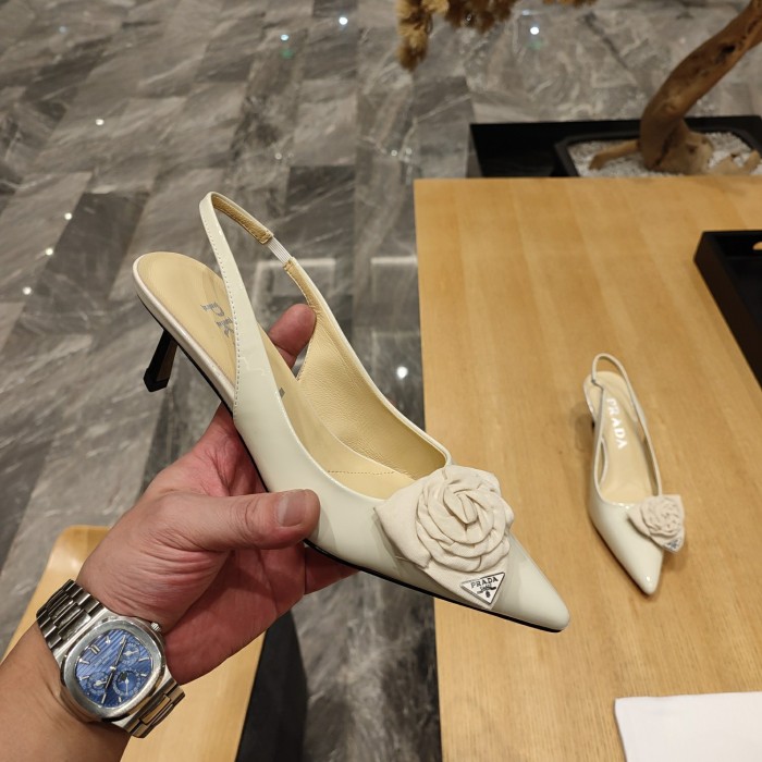 Floral-appliqué patent leather slingback pumps (Female)36-41=