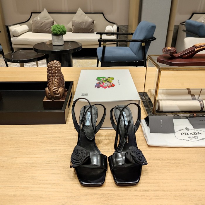 Floral Appliqué Slingback Sandals (Female)36-41=