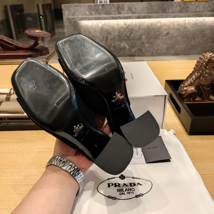 Satin Triangle Logo Block Heel Mules (Female)36-41=