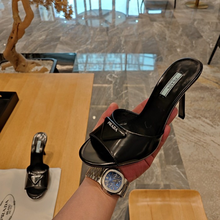 Triangle Logo Mule (Female)36-41=