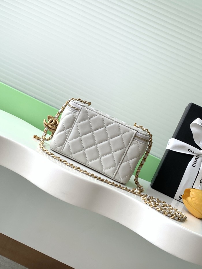 25B Vanity Case Mini Lambskin “17x9.5x8cm” -036 =AP3940