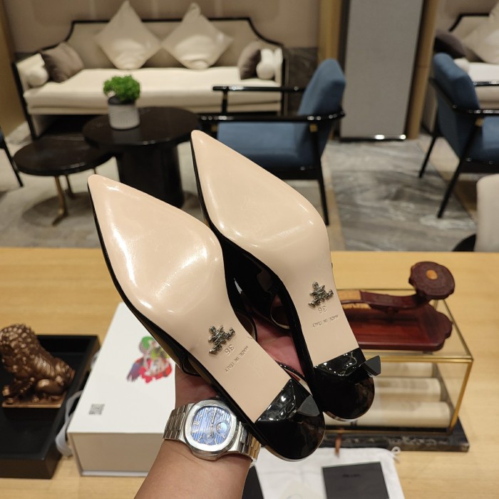 Triangle Logo Pointed Toe Kitten Heel Slingbacks (Female)36-41=