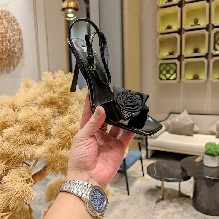 Floral Appliqué Slingback Sandals (Female)36-41=