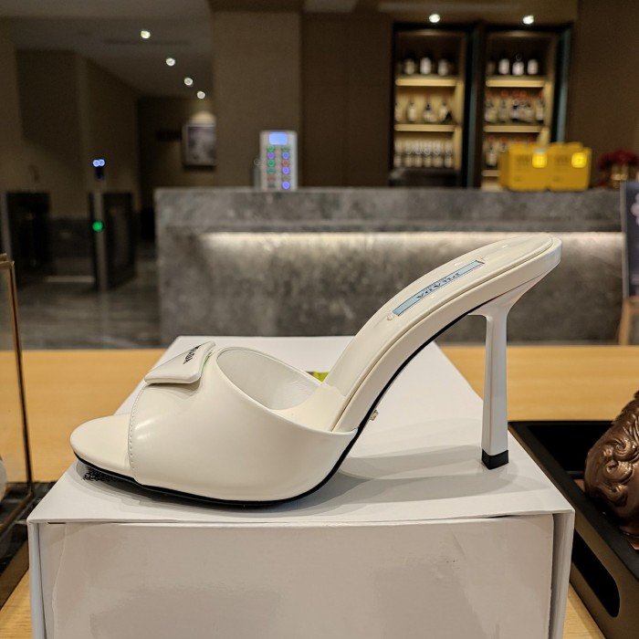 Triangle Logo Mule (Female)36-41=