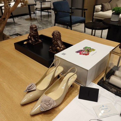 Floral-appliqué patent leather slingback pumps (Female)36-41=