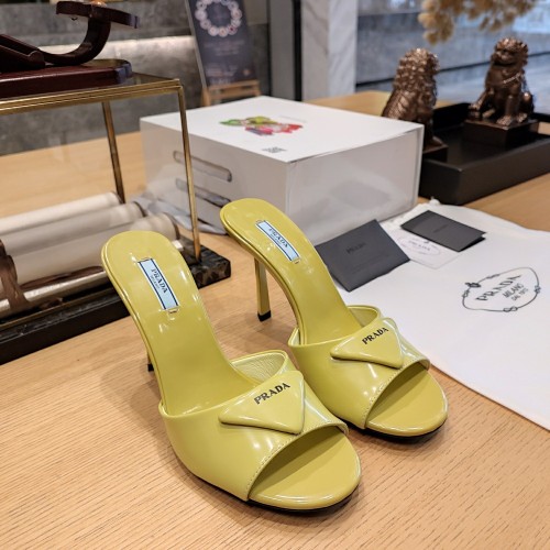 Triangle Logo Mule (Female)36-41=