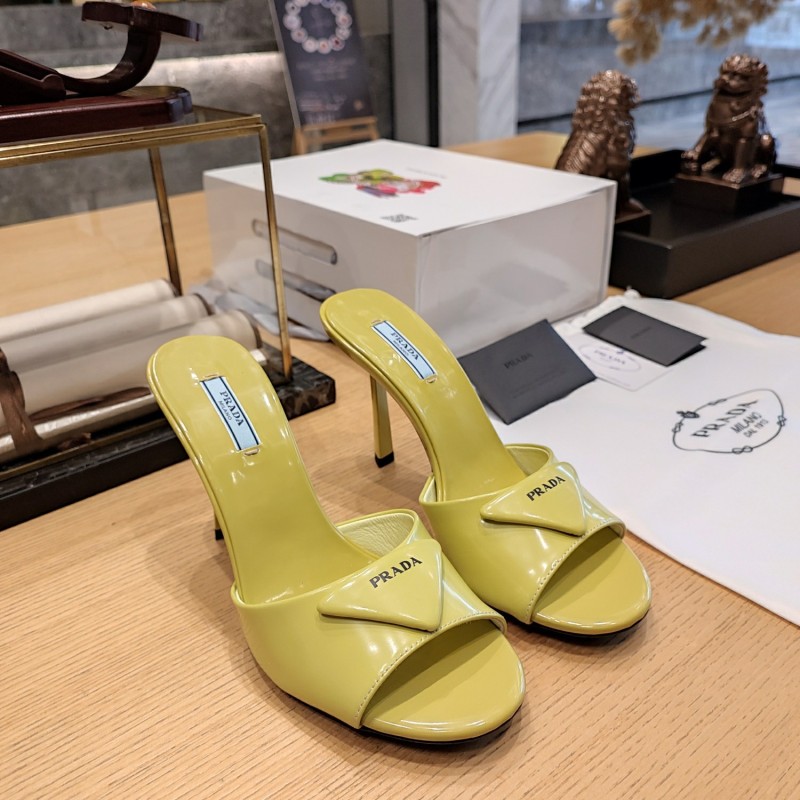 Triangle Logo Mule (Female)36-41=
