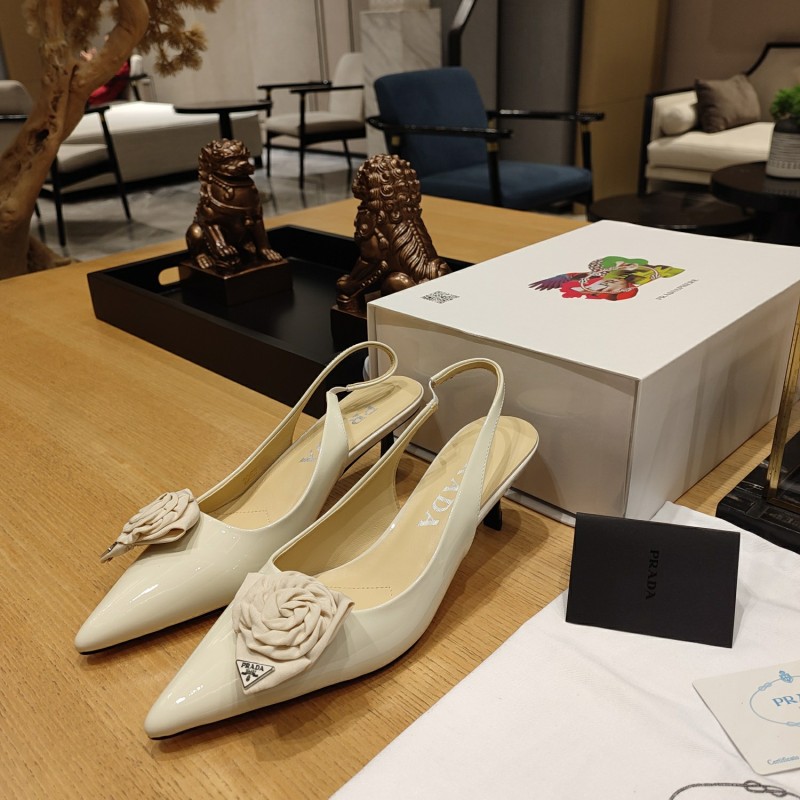 Floral-appliqué patent leather slingback pumps (Female)36-41=