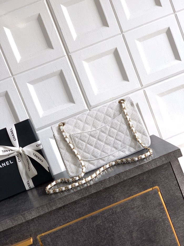 26C Classic Flap Medium Woven Raffia “26x16x7cm” -058 =A01112