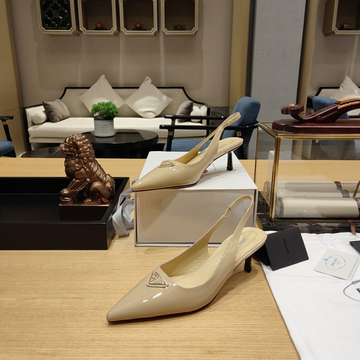 Triangle Logo Pointed-Toe Kitten Heel Slingbacks (Female)36-41=