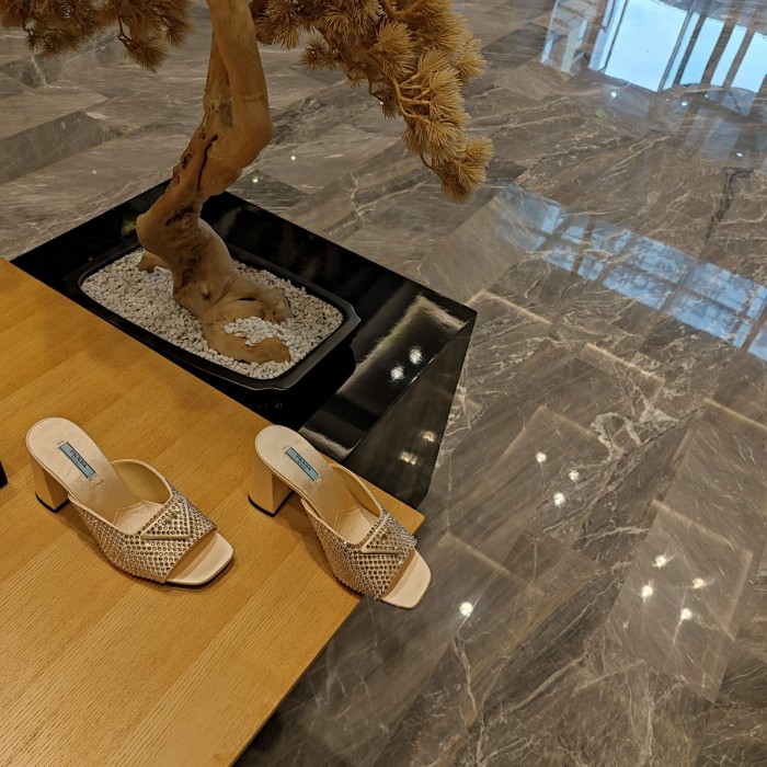 Crystal Silk Logo Mule (Female)36-41=