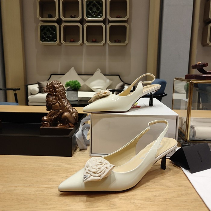 Floral-appliqué patent leather slingback pumps (Female)36-41=
