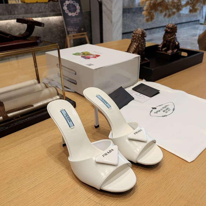 Triangle Logo Mule (Female)36-41=