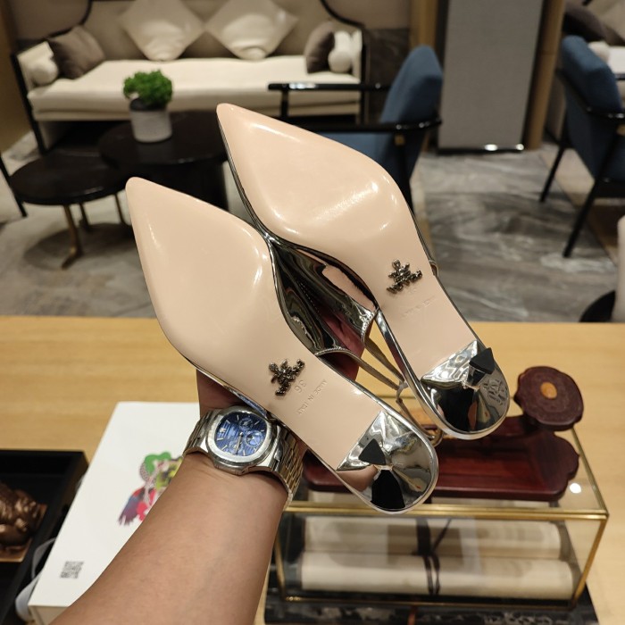 Triangle Logo Pointed-Toe Kitten Heel Slingbacks (Female)36-41=
