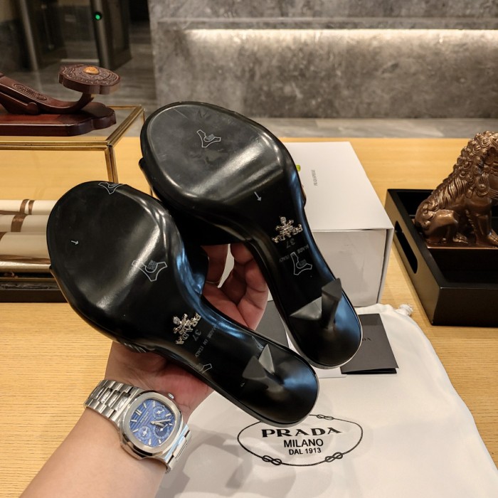 Triangle Logo Mule (Female)36-41=