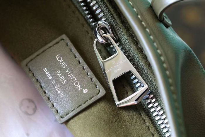 GM Carryall Dark Crossbody Bag “39*30*15CM” 067