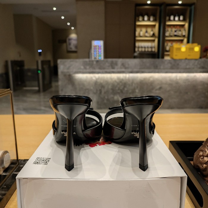 Triangle Logo Mule (Female)36-41=