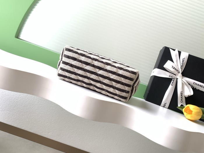 26C Clutch Medium Striped Raffia “15.6x26x9cm” -005 =AS4989