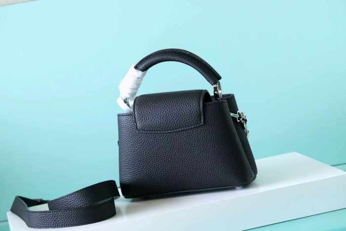 Capucines East West PM Bag “28*18*9CM” 0811