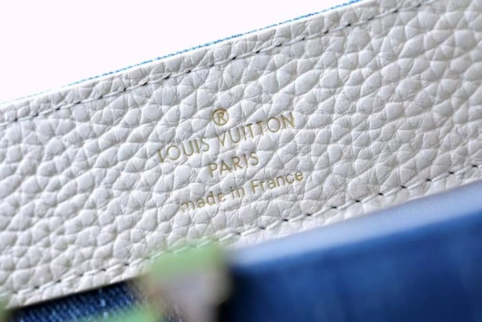 Capucines East West Mini “22*12*8CM” 0411