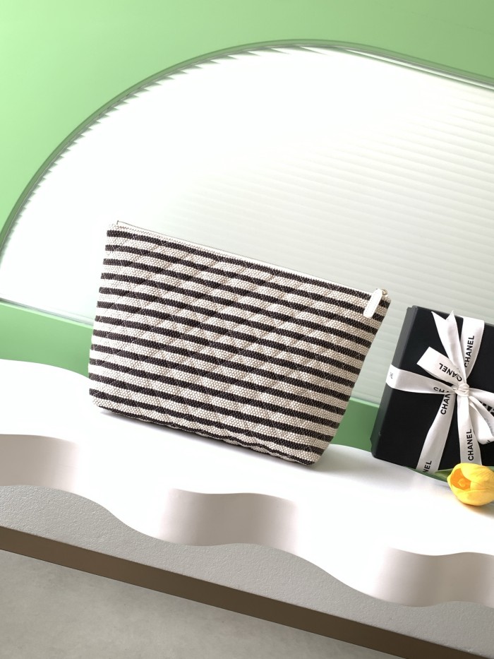 26C Clutch Large Striped Raffia “19.6x33.7x12cm” -025 =AS4988