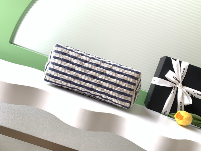 26C Clutch Large Striped Raffia “19.6x33.7x12cm” -025 =AS4988