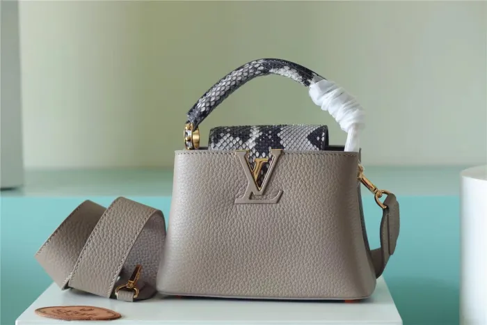 Capucines East West Mini “22*12*8CM” 0801
