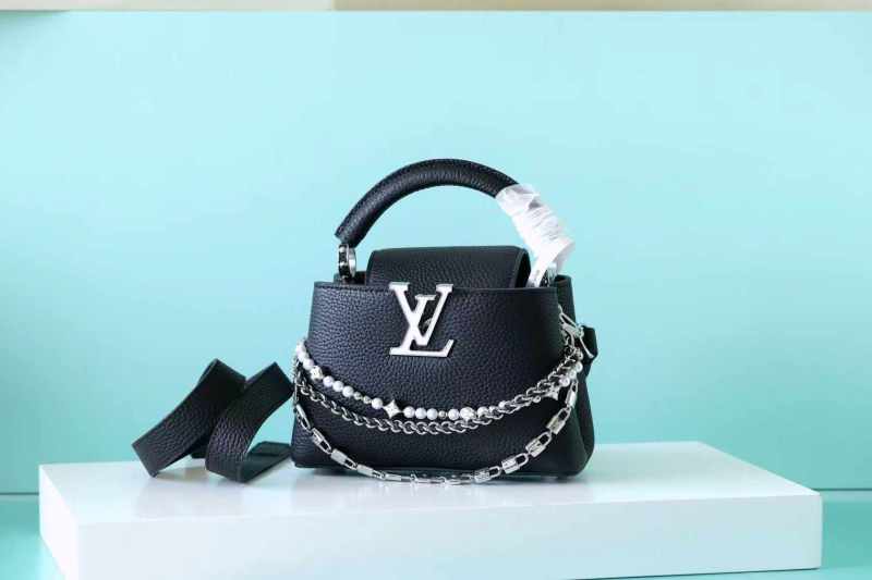 Capucines East West PM Bag “28*18*9CM” 0811